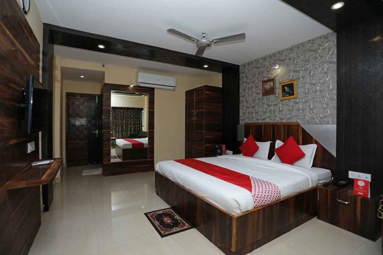 Oyo 4065 Hotel Richi Bhubaneswar Exterior foto